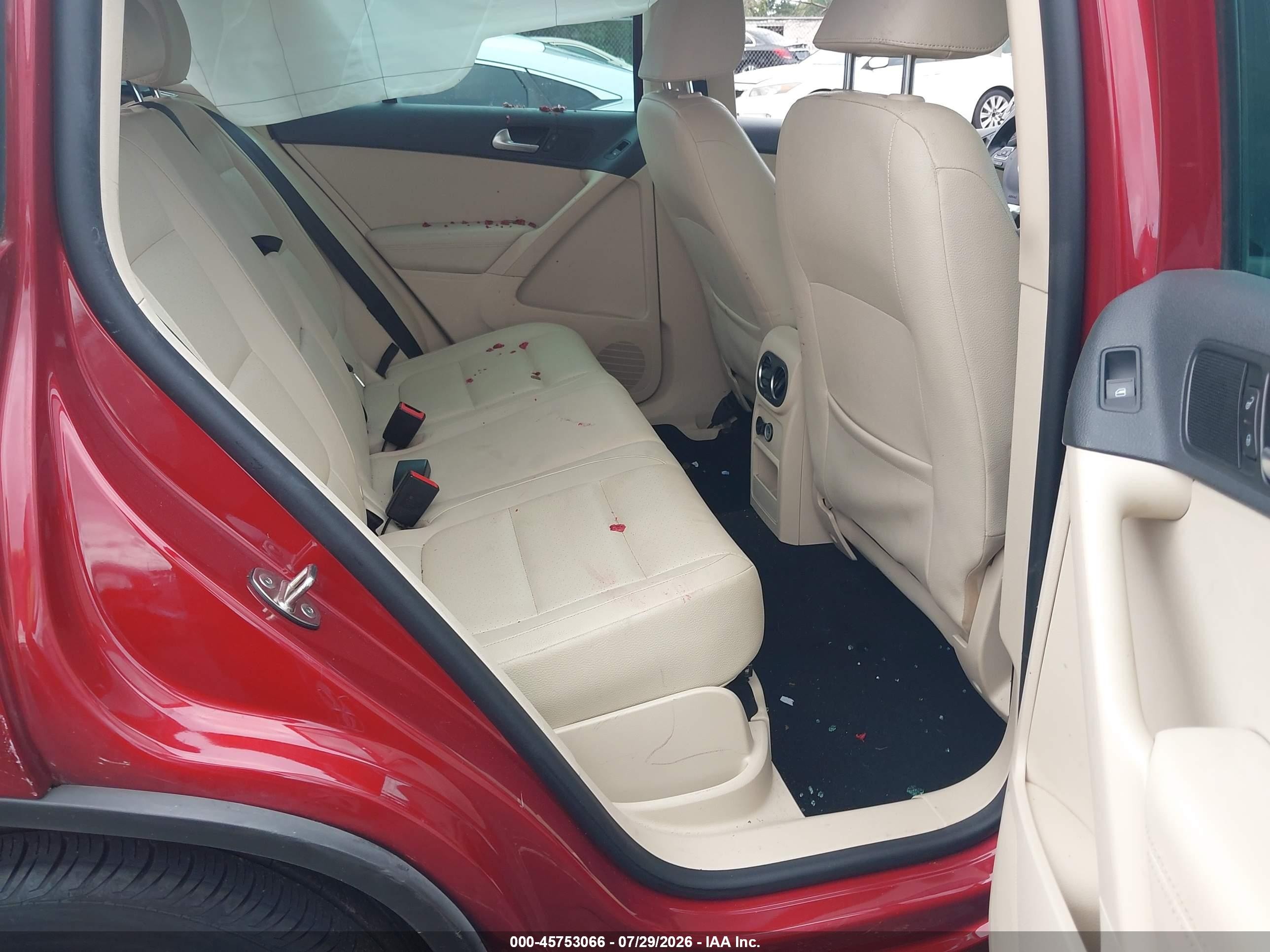 2015 Volkswagen Tiguan Se Red vin: WVGBV7AX3FW086355
