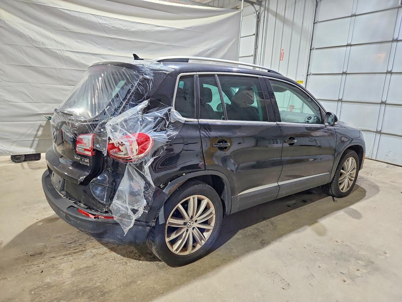2015 Volkswagen Tiguan S Black vin: WVGBV7AX3FW517132