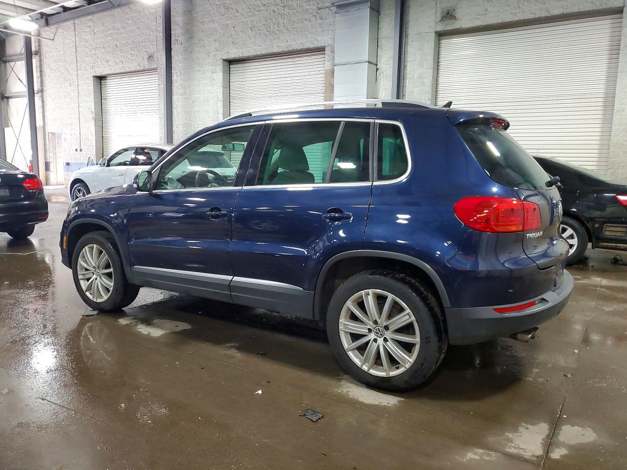 2015 Volkswagen Tiguan S Blue vin: WVGBV7AX3FW553533