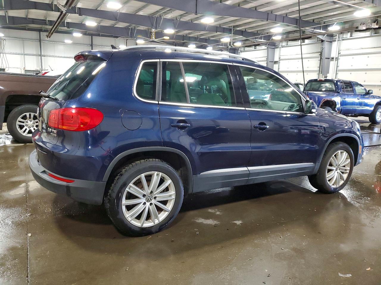 2015 Volkswagen Tiguan S Blue vin: WVGBV7AX3FW553533