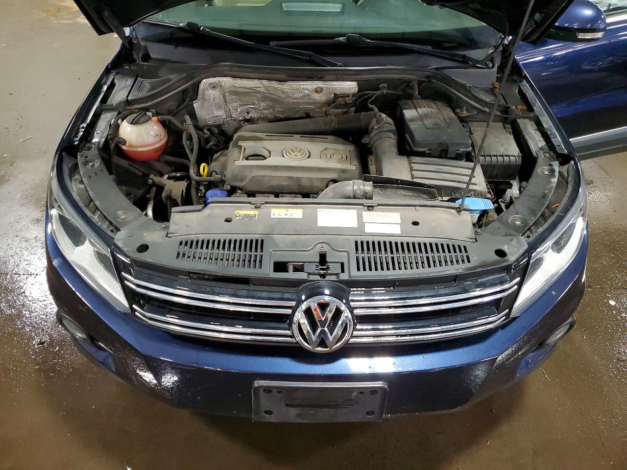 2015 Volkswagen Tiguan S Blue vin: WVGBV7AX3FW553533
