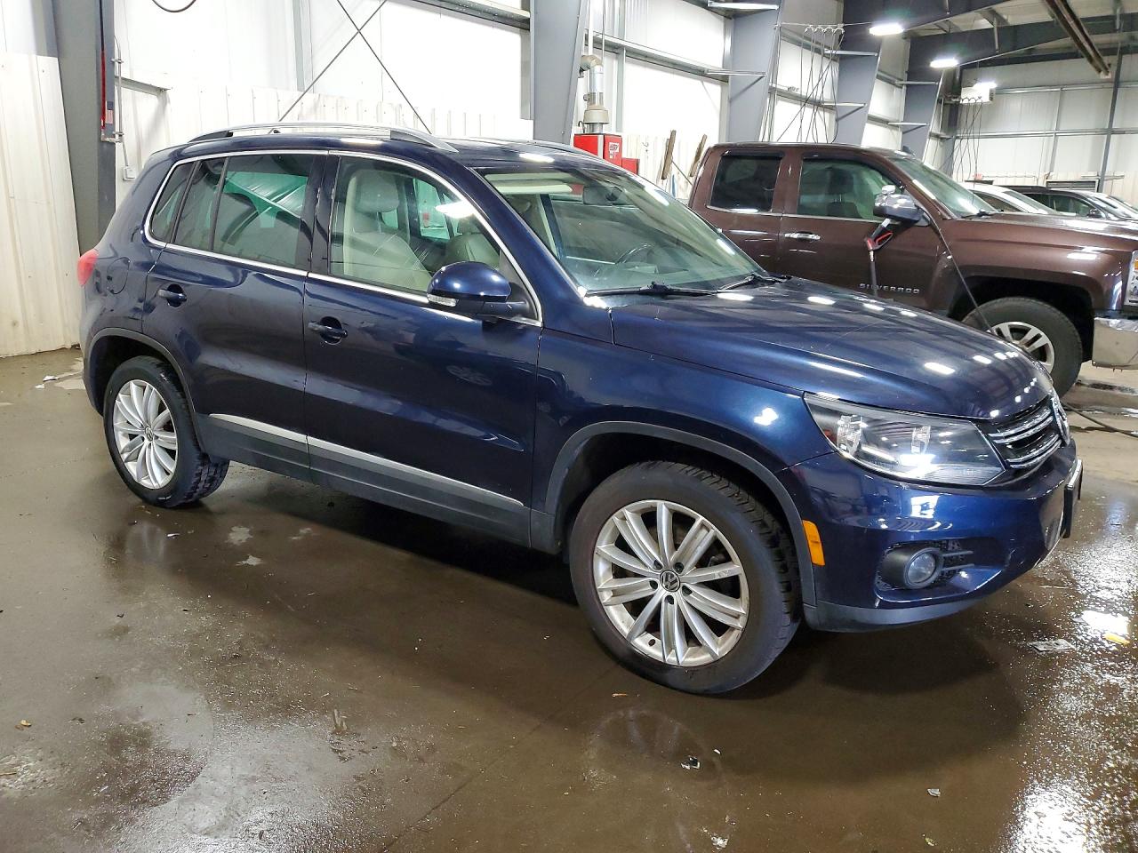 2015 Volkswagen Tiguan S Blue vin: WVGBV7AX3FW553533
