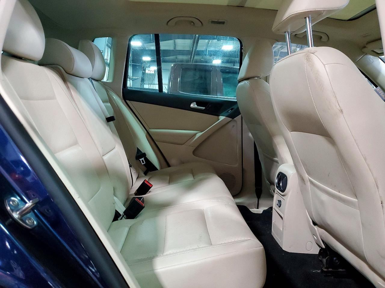 2015 Volkswagen Tiguan S Blue vin: WVGBV7AX3FW553533