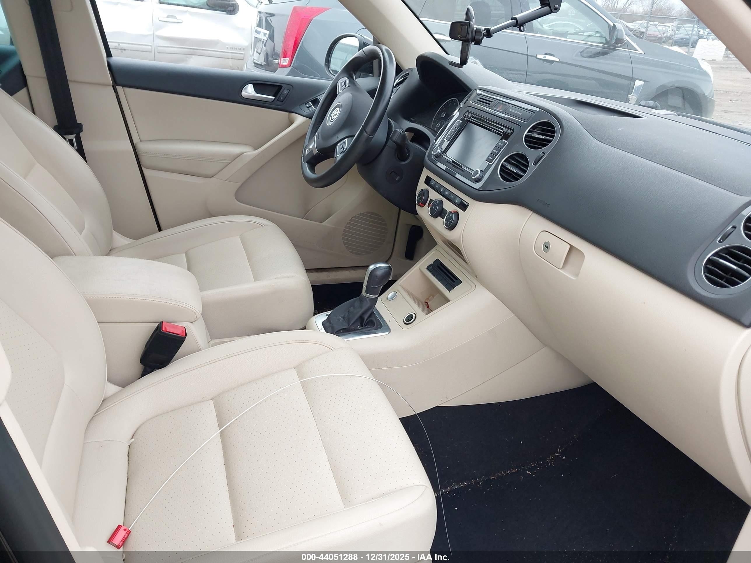 2015 Volkswagen Tiguan Se Black vin: WVGBV7AX3FW556674