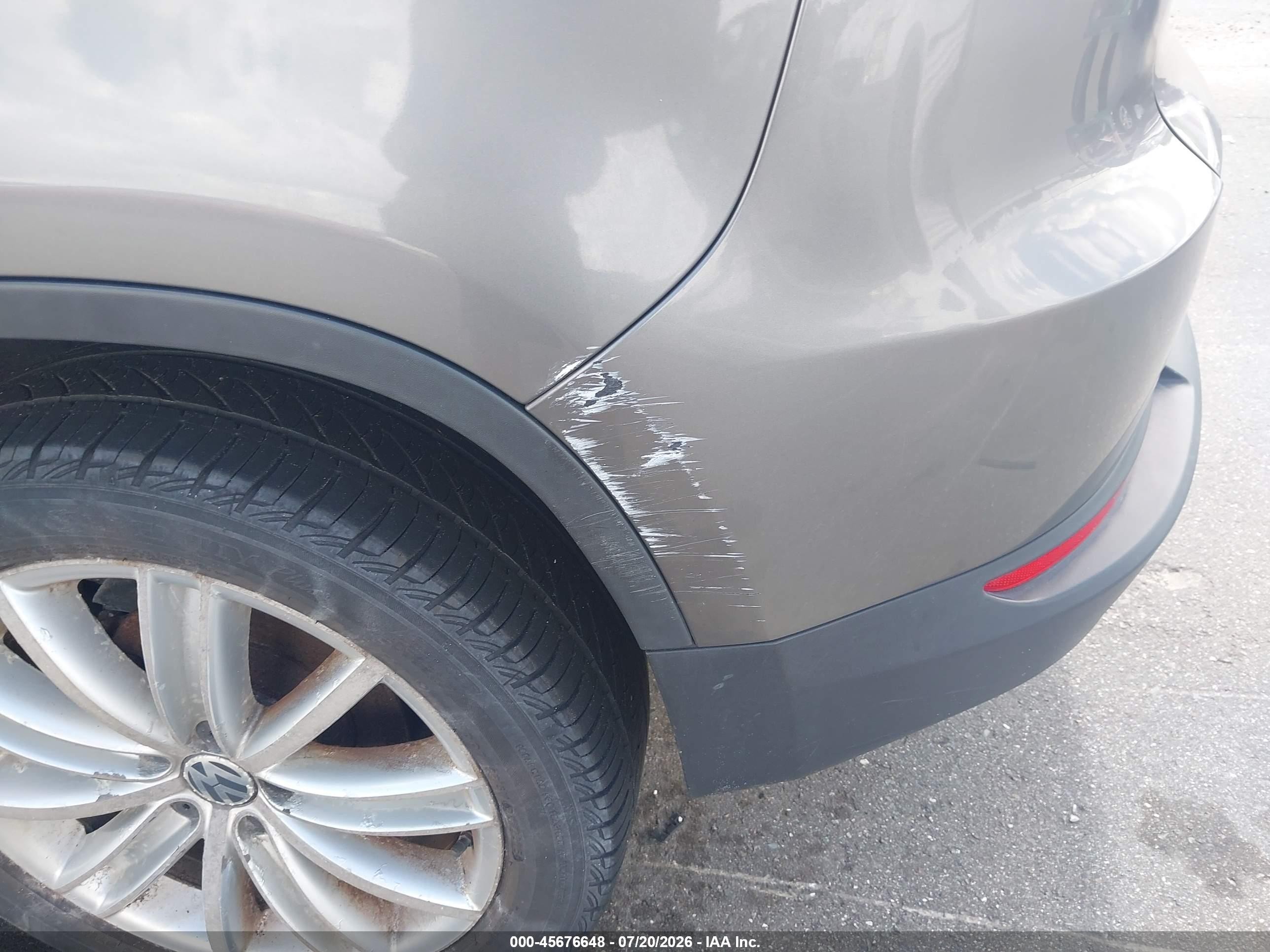 2010 Volkswagen Tiguan Se Gray vin: WVGBV7AX4AW509064