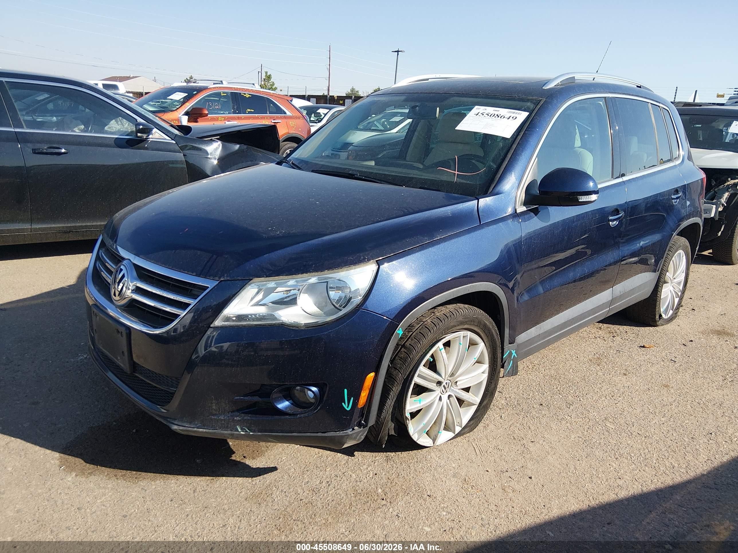 2011 Volkswagen Tiguan Se Blue vin: WVGBV7AX4BW000237