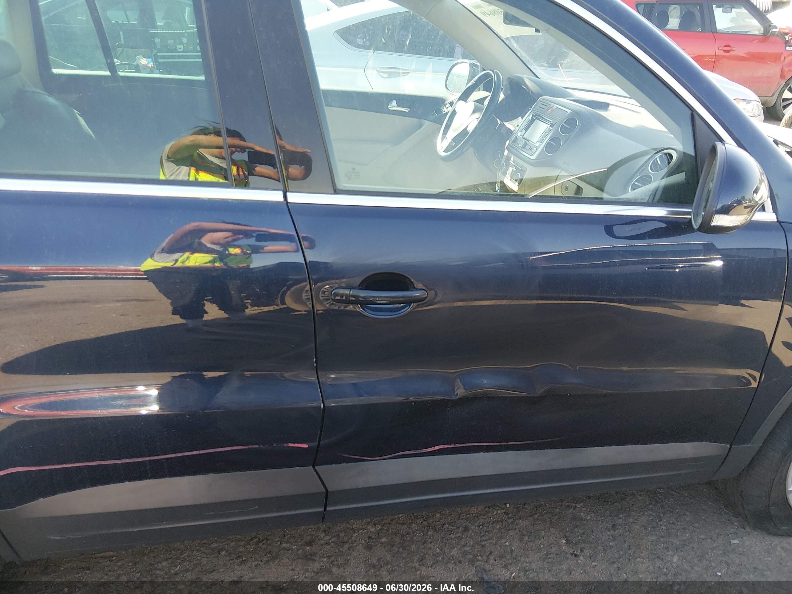 2011 Volkswagen Tiguan Se Blue vin: WVGBV7AX4BW000237