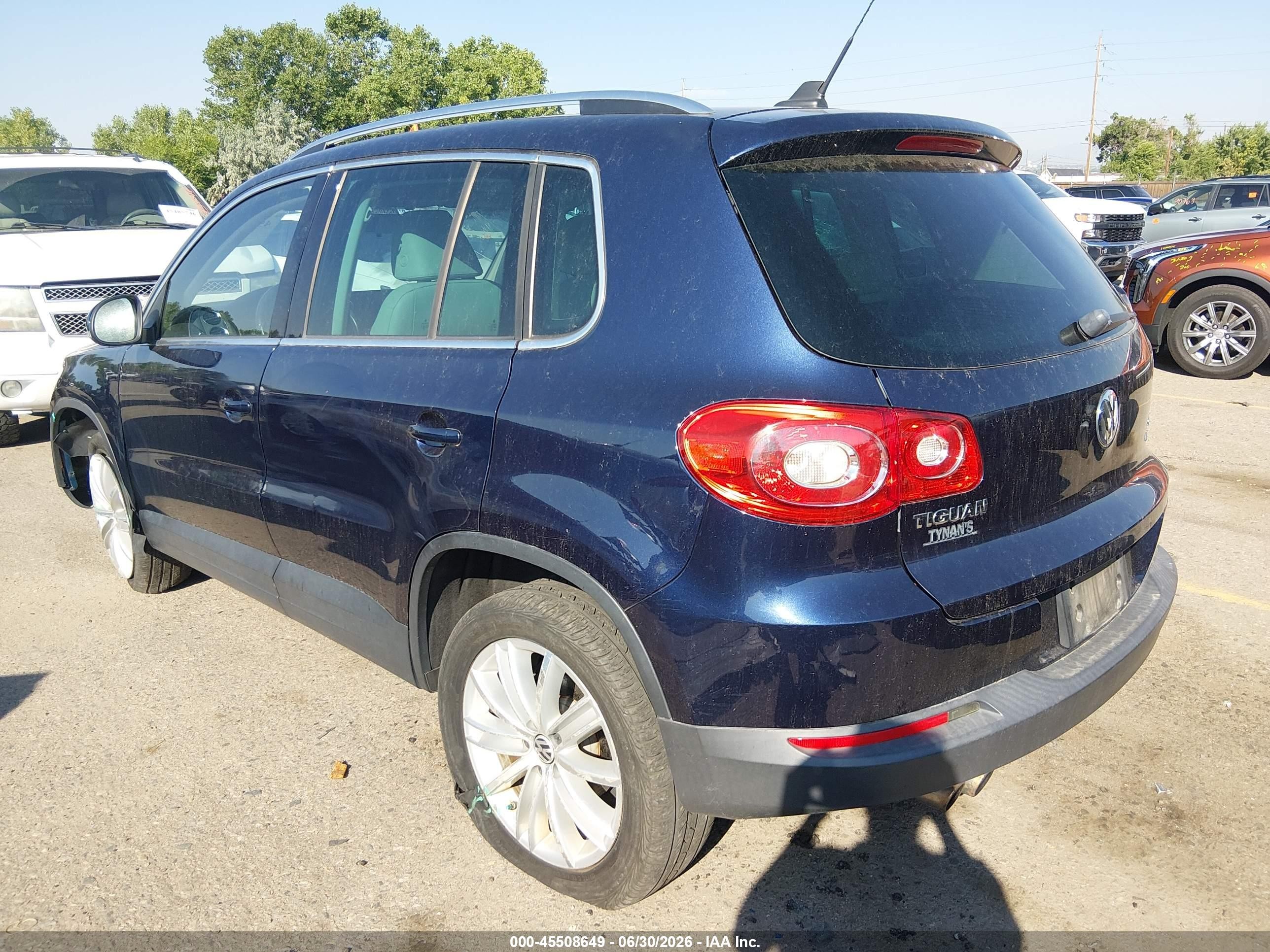 2011 Volkswagen Tiguan Se Blue vin: WVGBV7AX4BW000237