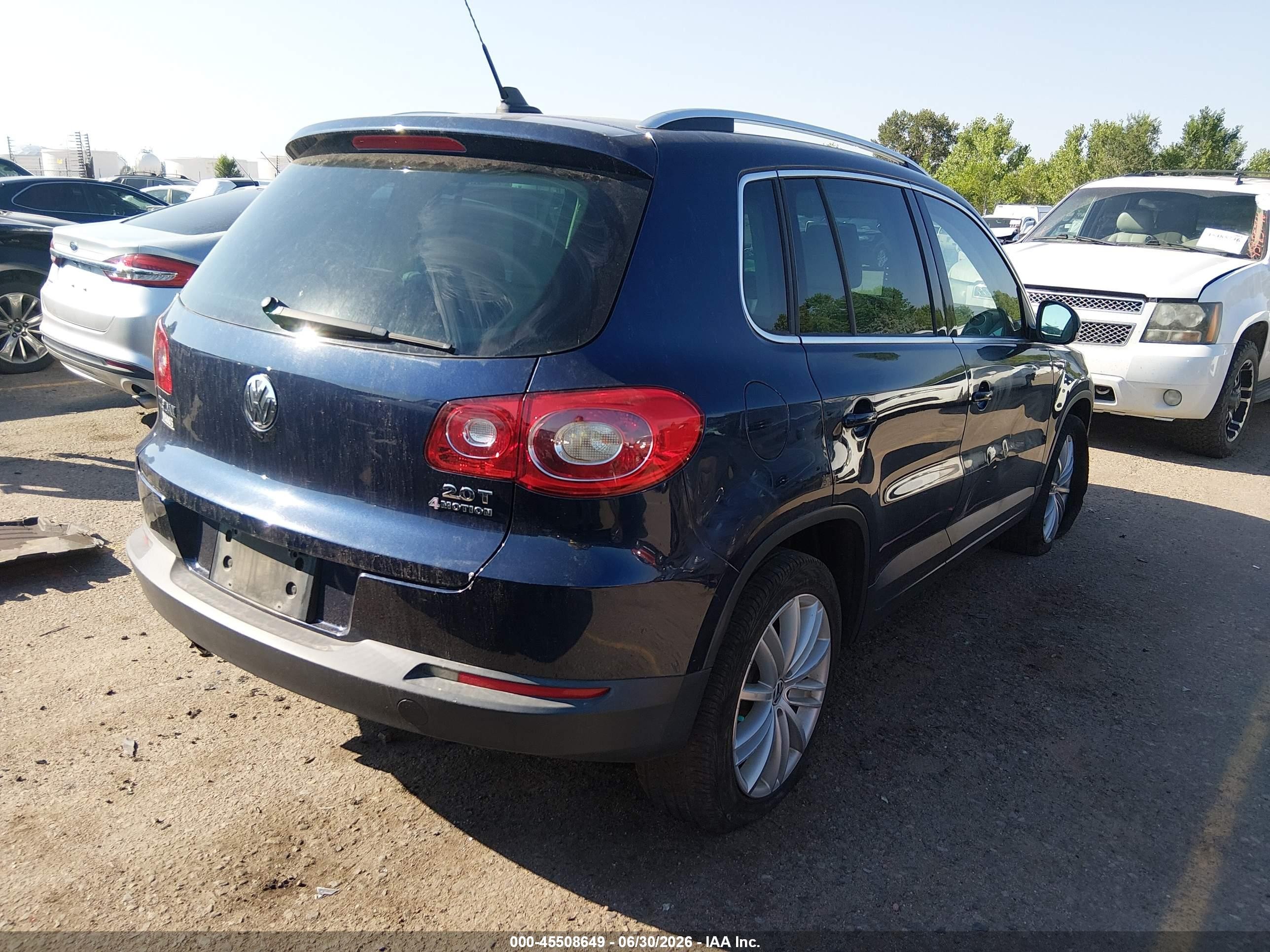 2011 Volkswagen Tiguan Se Blue vin: WVGBV7AX4BW000237