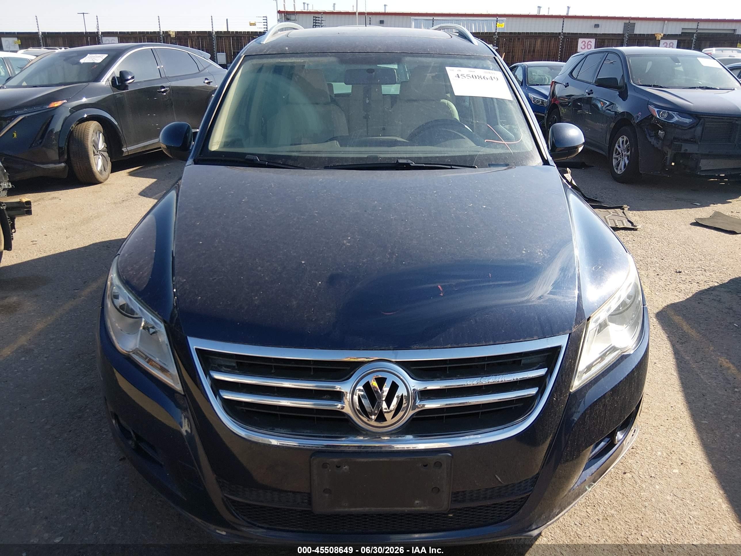 2011 Volkswagen Tiguan Se Blue vin: WVGBV7AX4BW000237