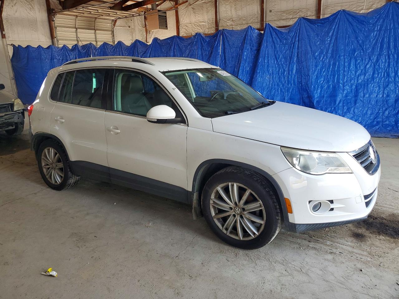 2011 Volkswagen Tiguan S White vin: WVGBV7AX4BW503895