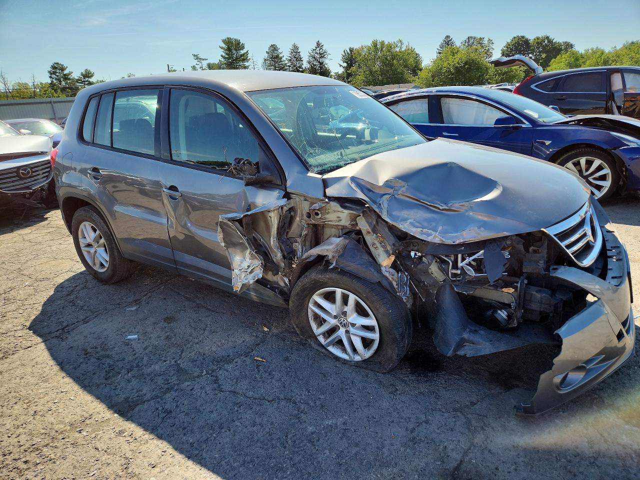 2011 Volkswagen Tiguan S Gray vin: WVGBV7AX4BW506523