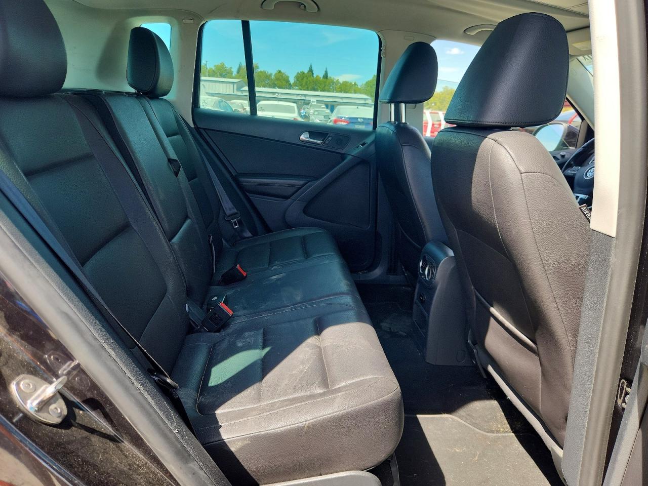 2012 Volkswagen Tiguan Черный vin: WVGBV7AX4CW518544