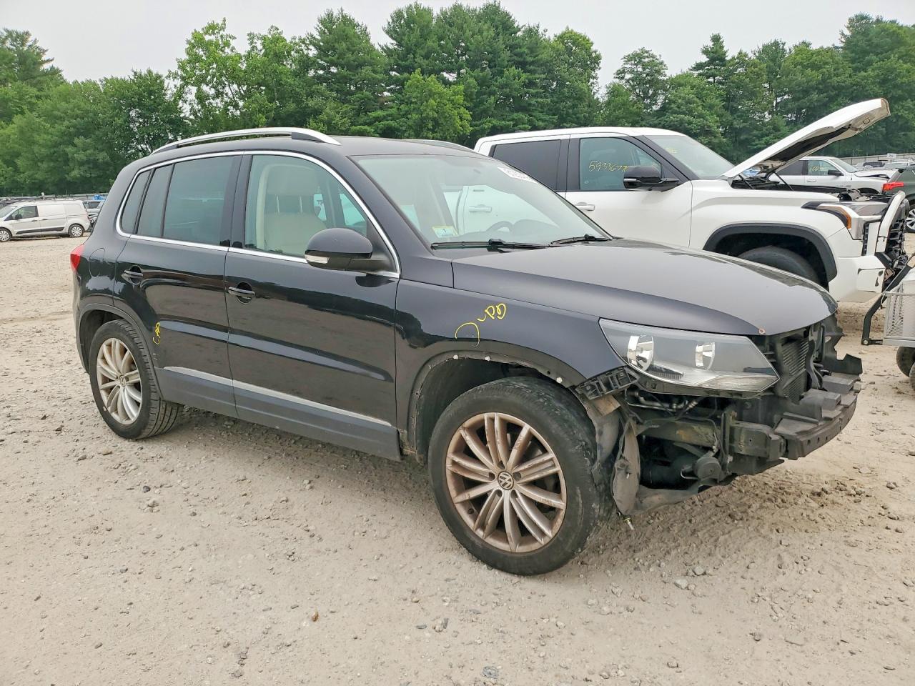 2012 Volkswagen Tiguan S Black vin: WVGBV7AX4CW539555