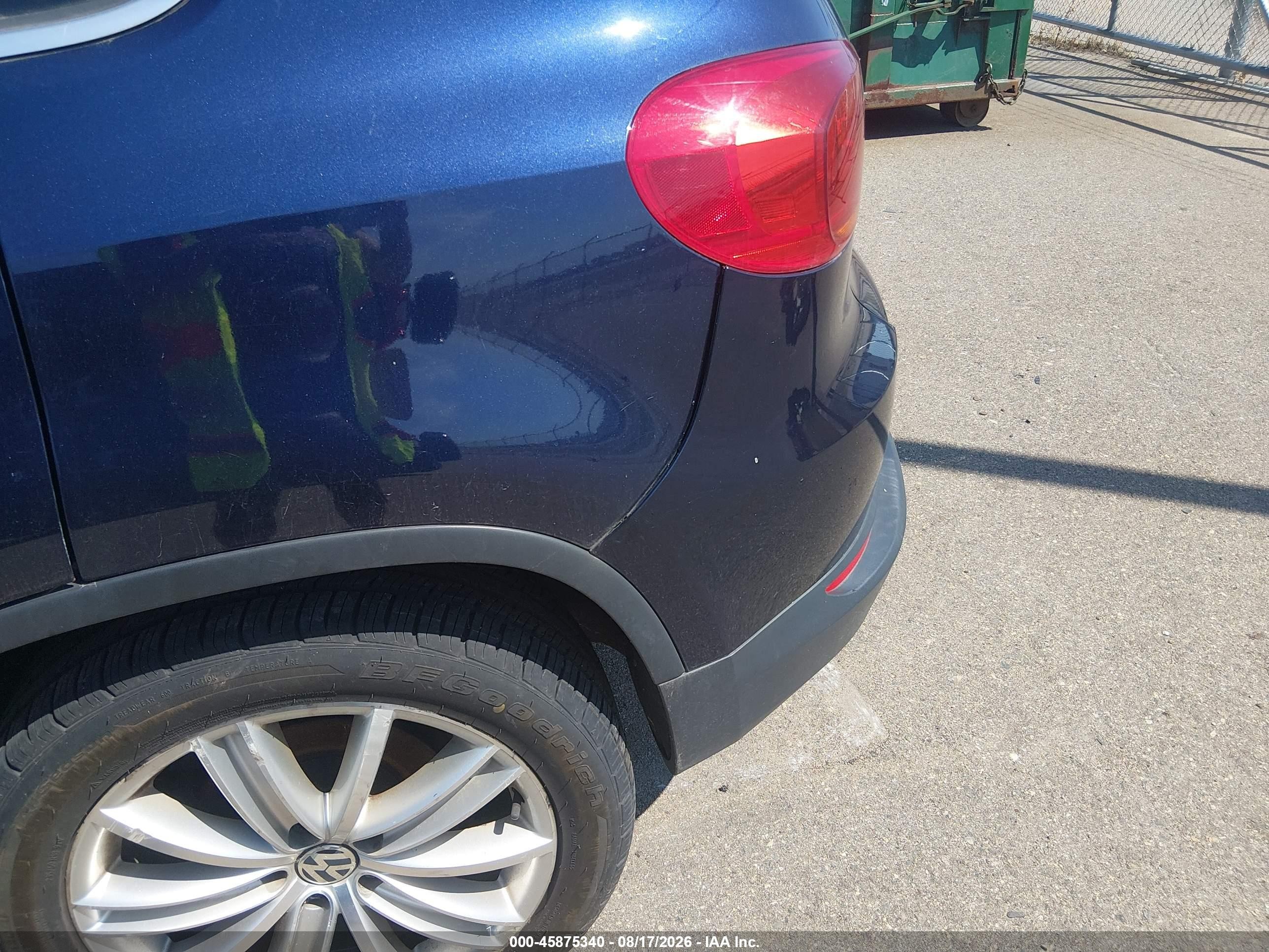 2012 Volkswagen Tiguan Se Blue vin: WVGBV7AX4CW594247