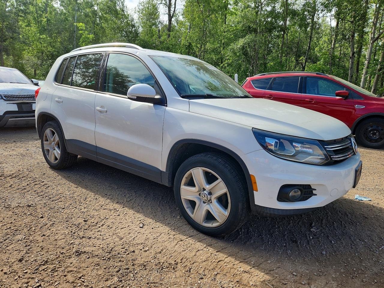 2012 Volkswagen Tiguan S White vin: WVGBV7AX4CW604498