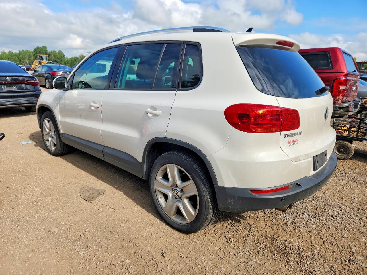 2012 Volkswagen Tiguan S White vin: WVGBV7AX4CW604498