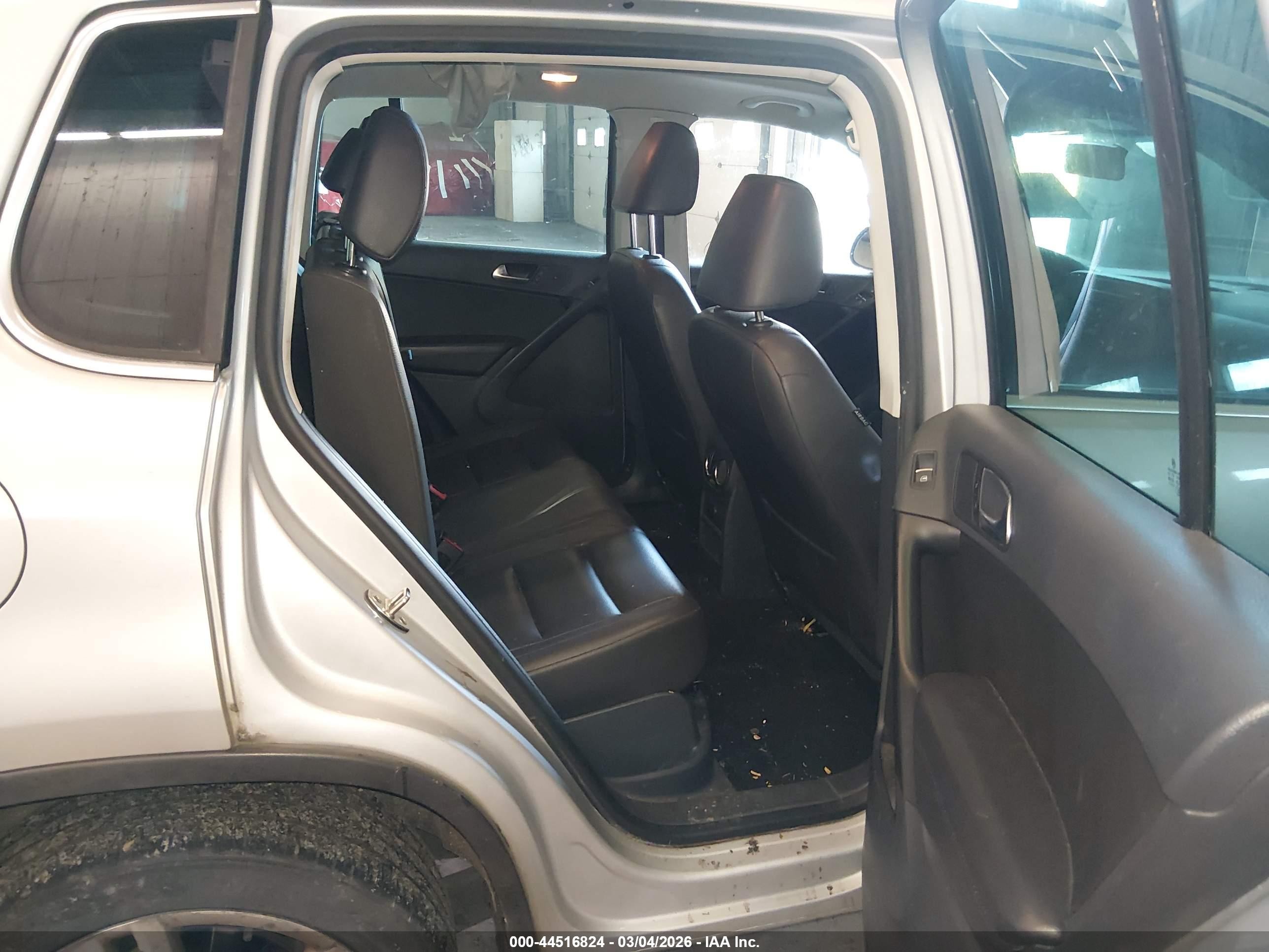 2013 Volkswagen Tiguan S/se/sel Silver vin: WVGBV7AX4DW538102