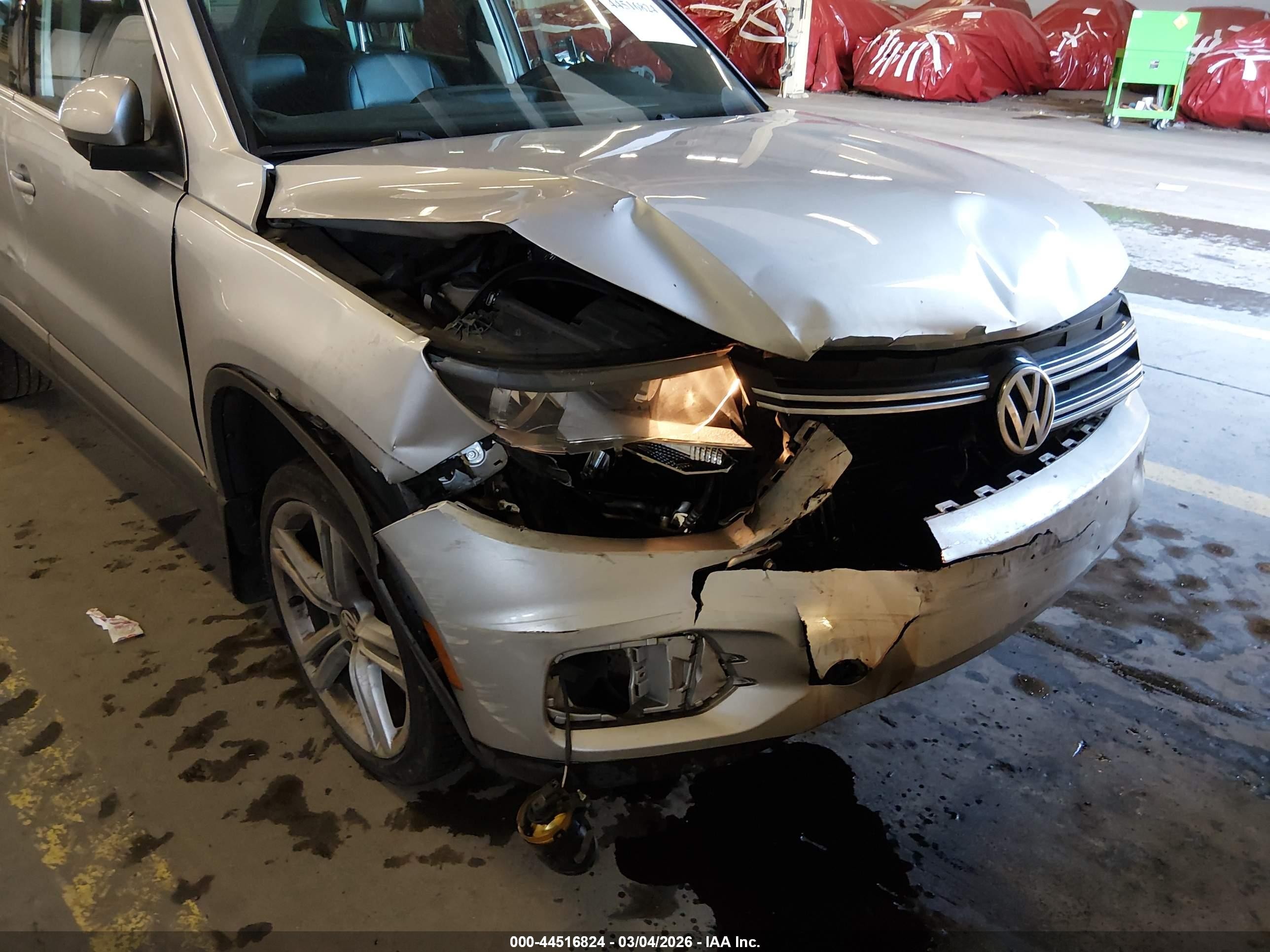 2013 Volkswagen Tiguan S/se/sel Silver vin: WVGBV7AX4DW538102
