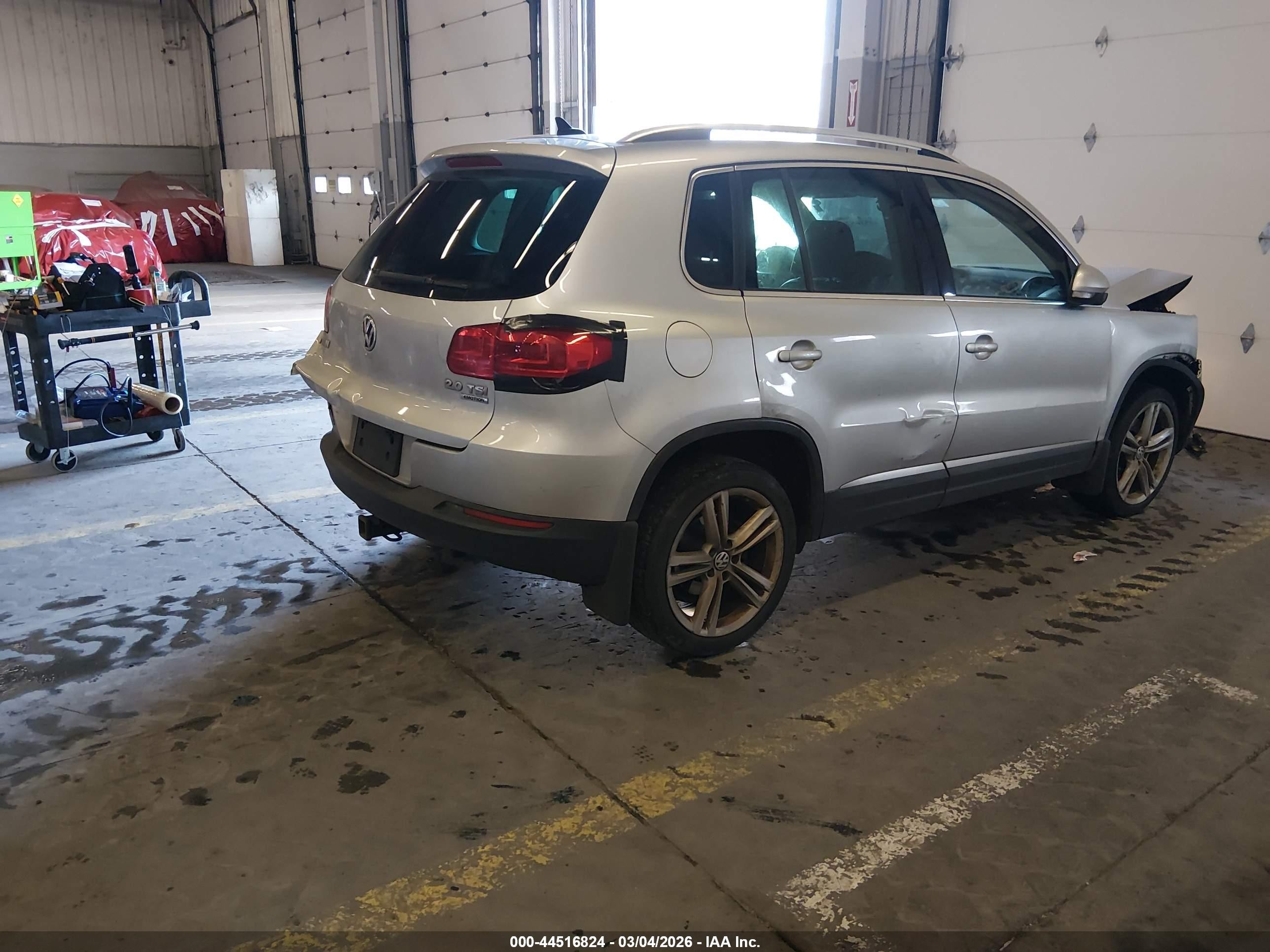 2013 Volkswagen Tiguan S/se/sel Silver vin: WVGBV7AX4DW538102