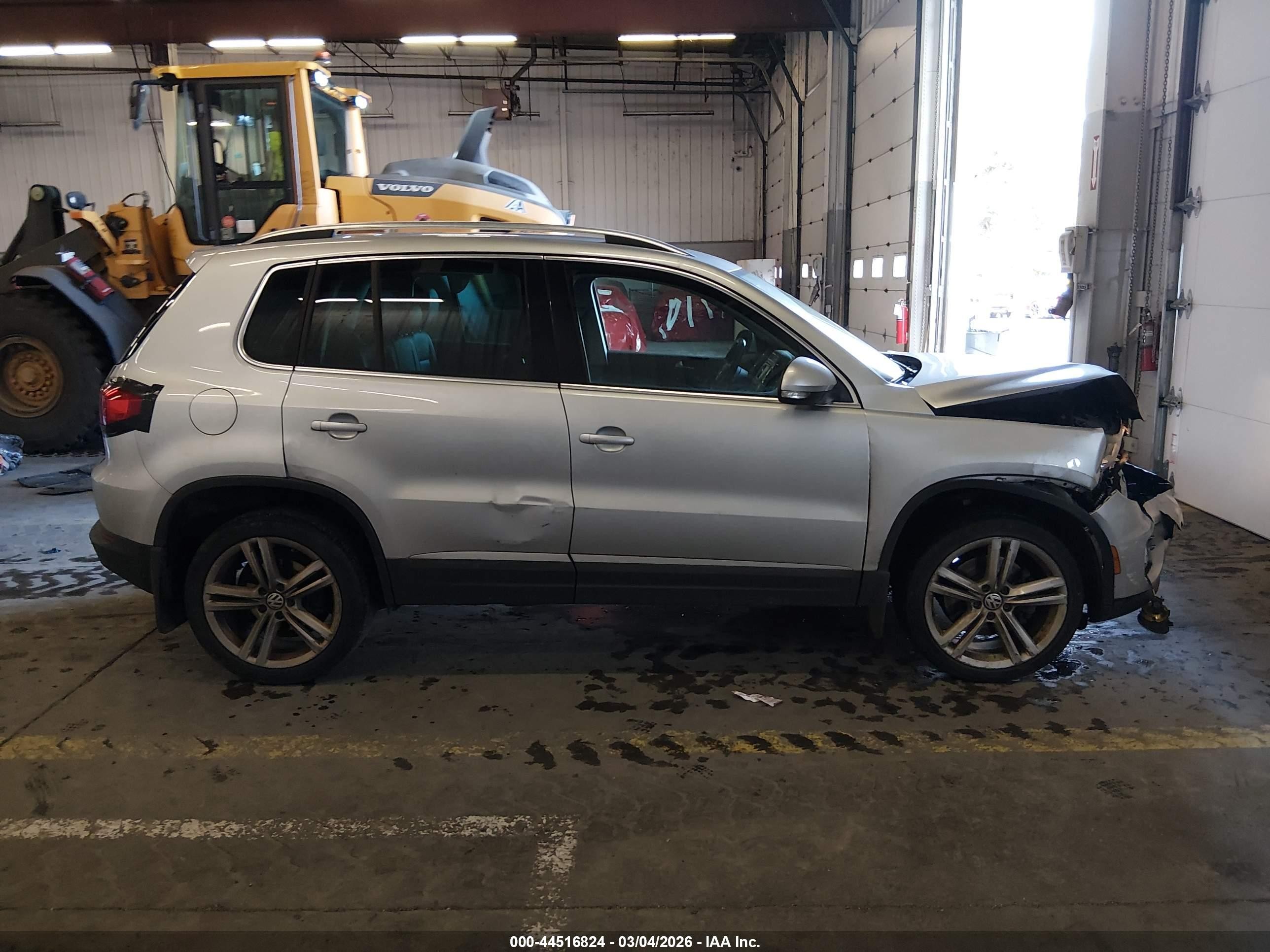 2013 Volkswagen Tiguan S/se/sel Silver vin: WVGBV7AX4DW538102