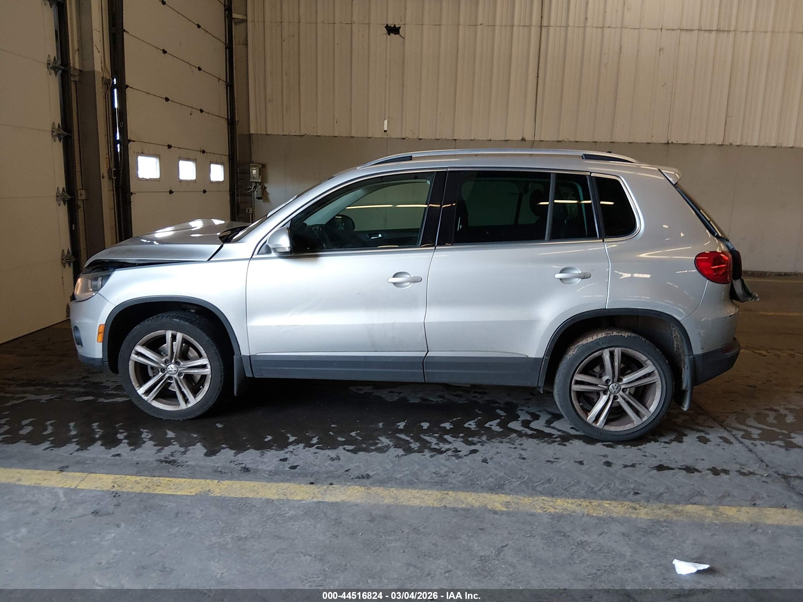 2013 Volkswagen Tiguan S/se/sel Silver vin: WVGBV7AX4DW538102