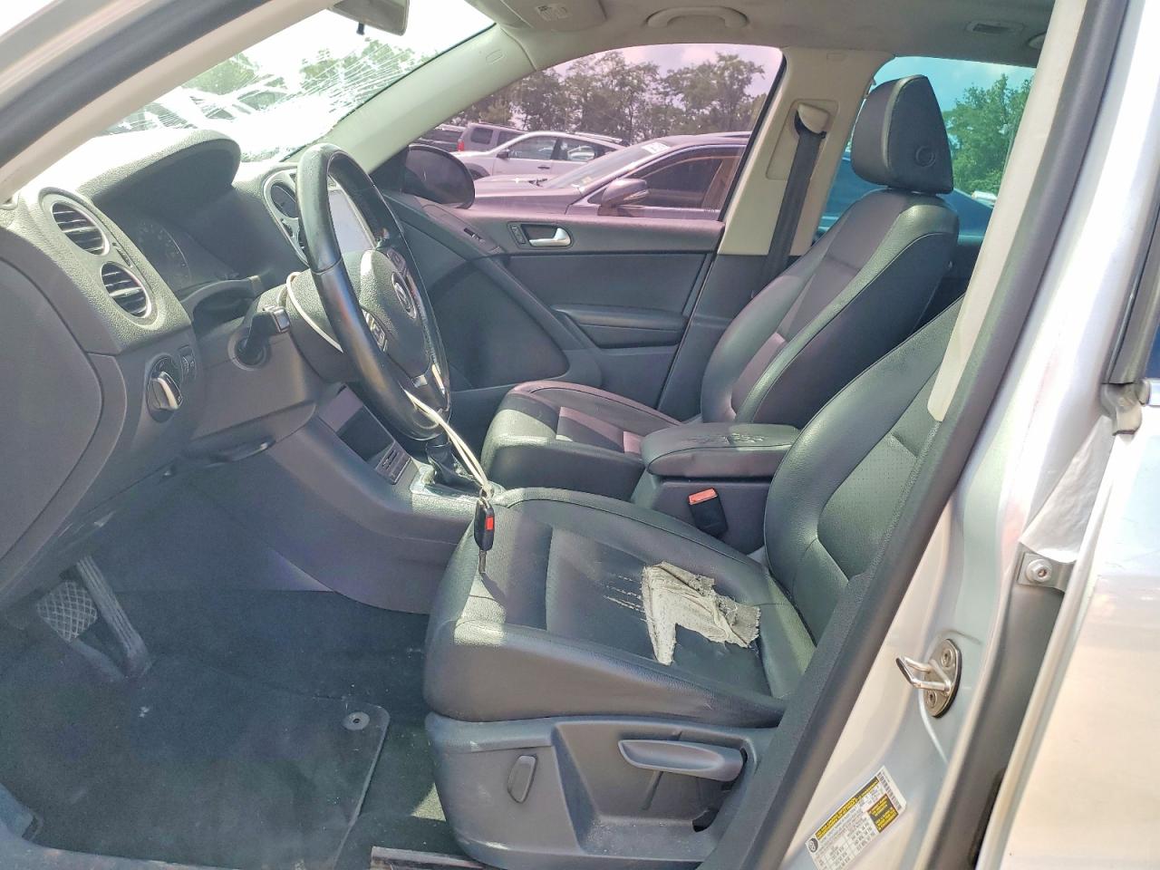 2013 Volkswagen Tiguan S Silver vin: WVGBV7AX4DW546913