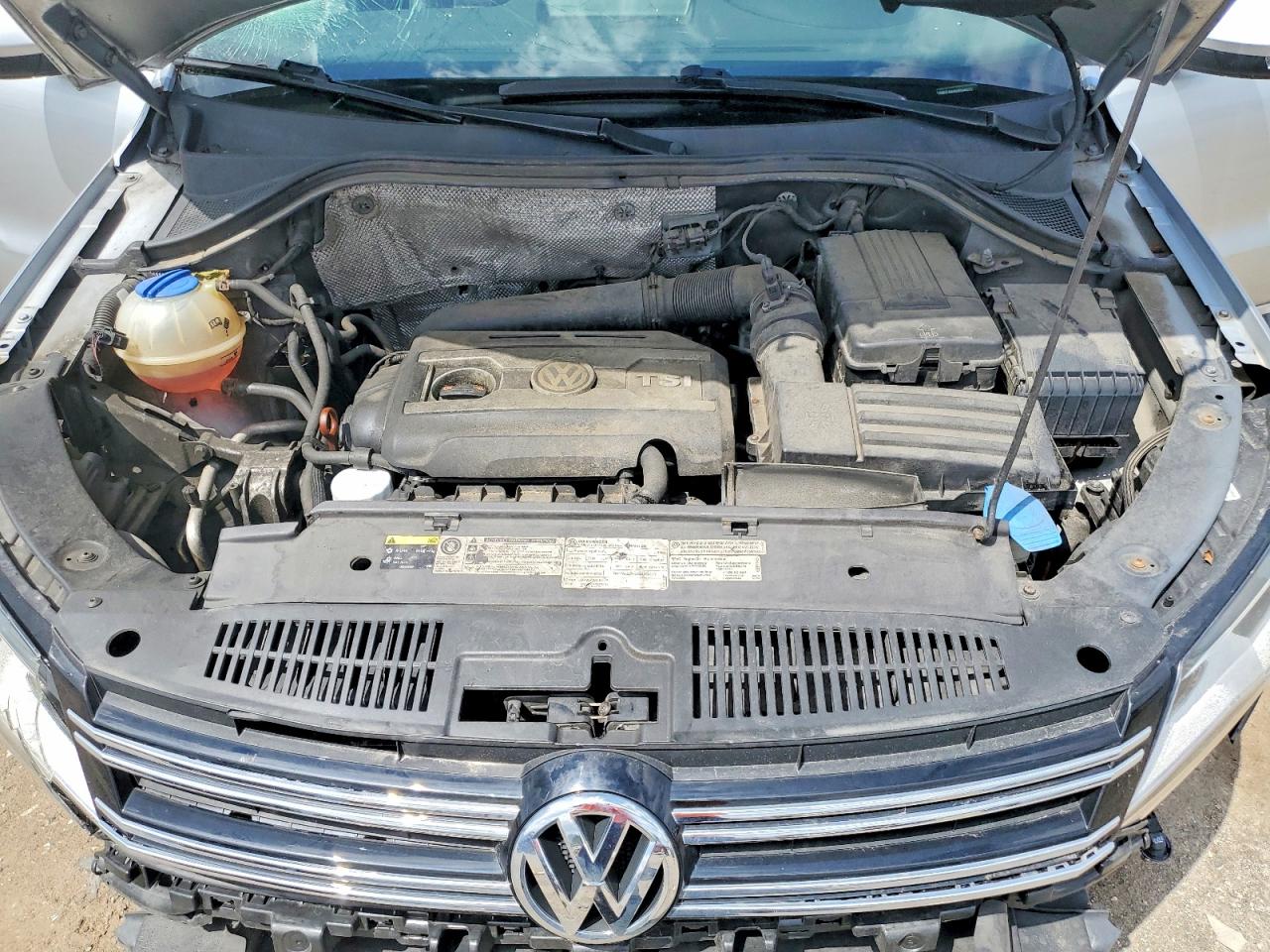 2013 Volkswagen Tiguan S Silver vin: WVGBV7AX4DW546913