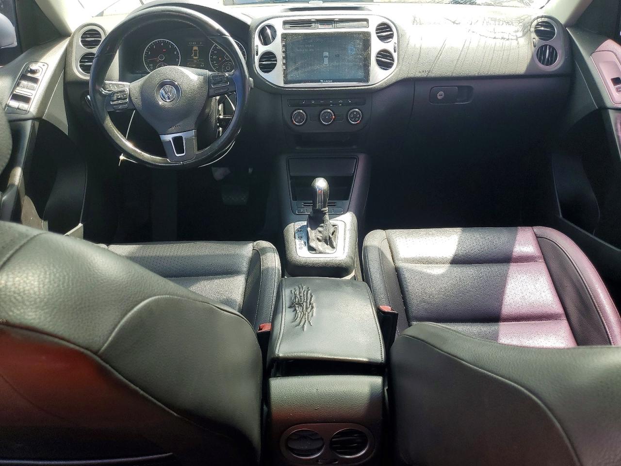 2013 Volkswagen Tiguan S Silver vin: WVGBV7AX4DW546913