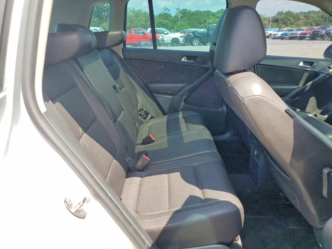 2013 Volkswagen Tiguan S Silver vin: WVGBV7AX4DW546913