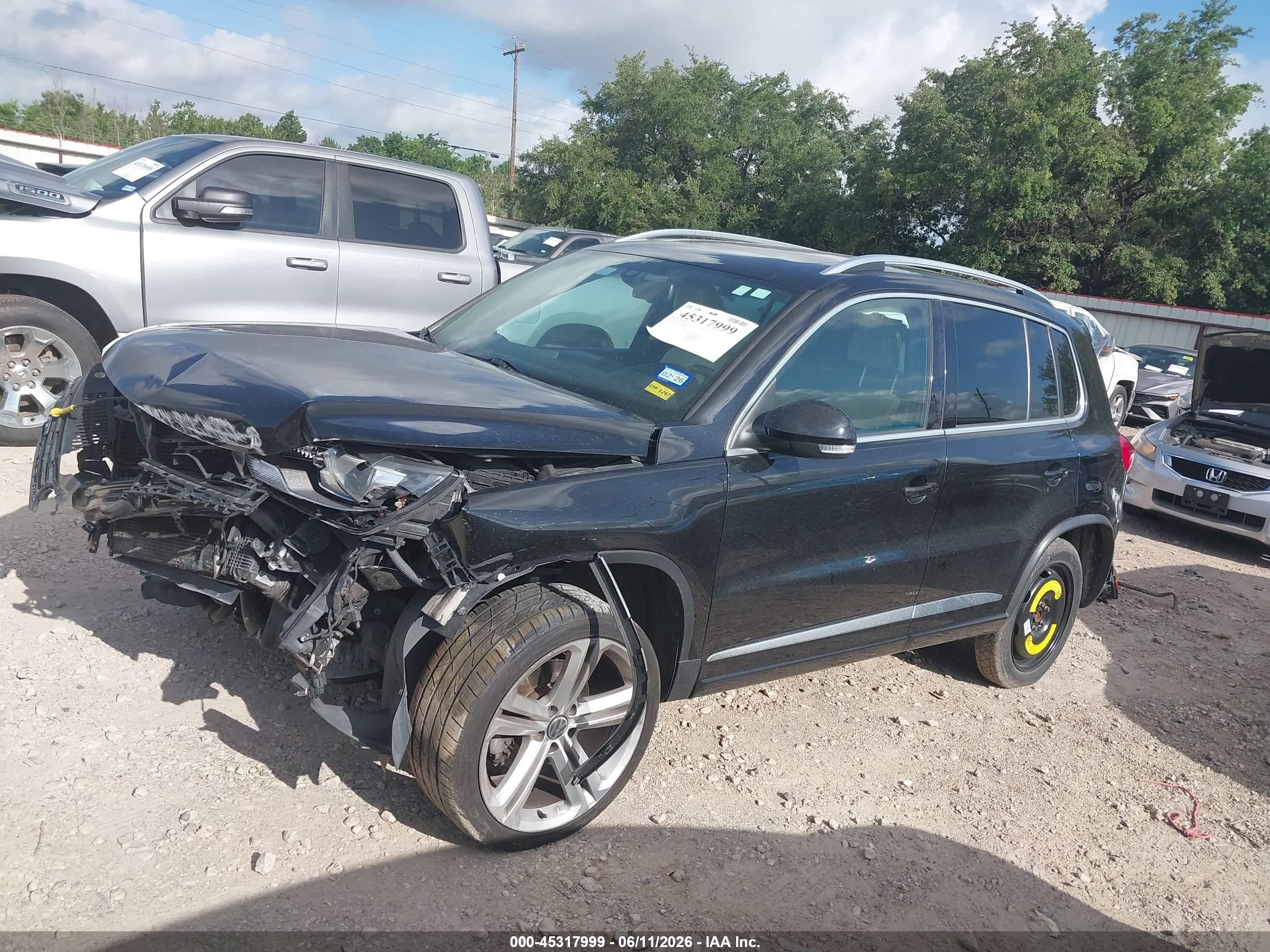 2015 Volkswagen Tiguan R-line Black vin: WVGBV7AX4FW099082