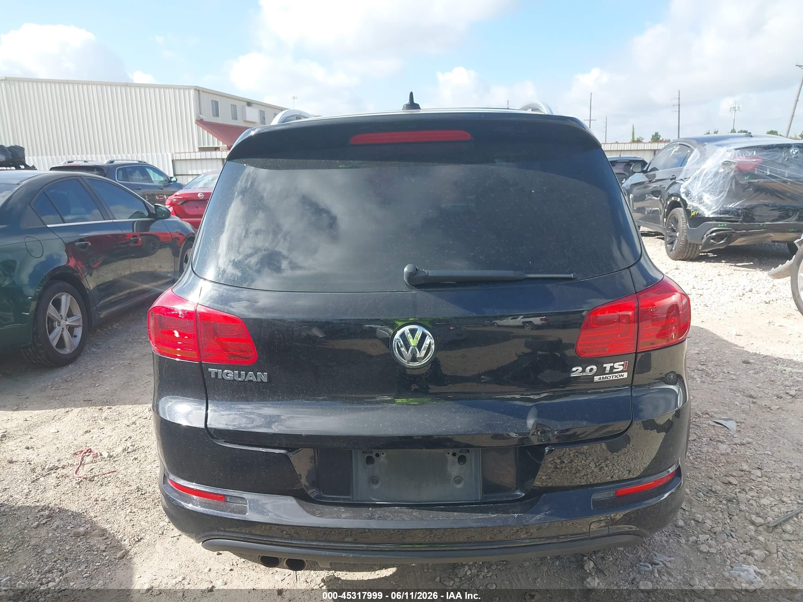 2015 Volkswagen Tiguan R-line Black vin: WVGBV7AX4FW099082