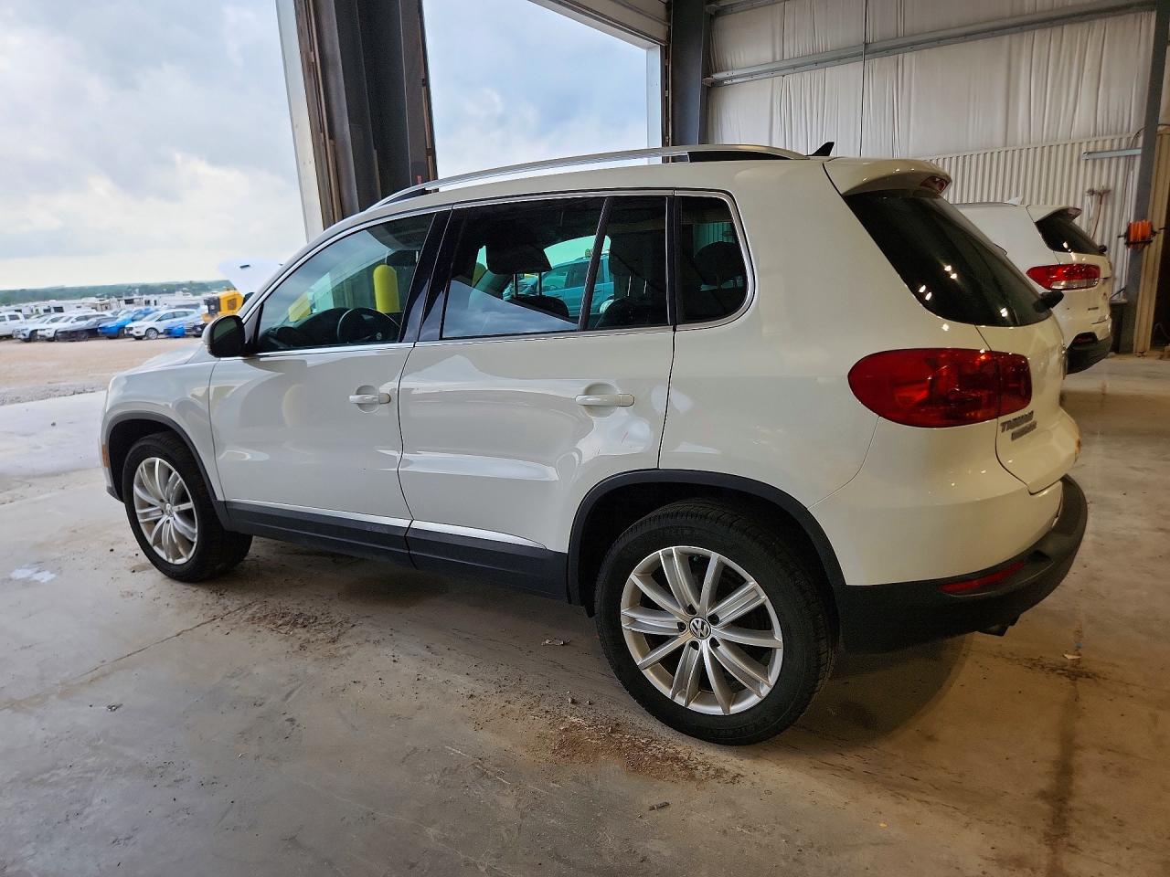 2015 Volkswagen Tiguan S White vin: WVGBV7AX4FW502364