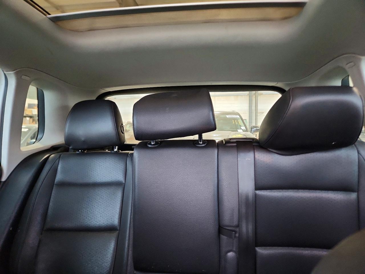 2015 Volkswagen Tiguan S White vin: WVGBV7AX4FW502364