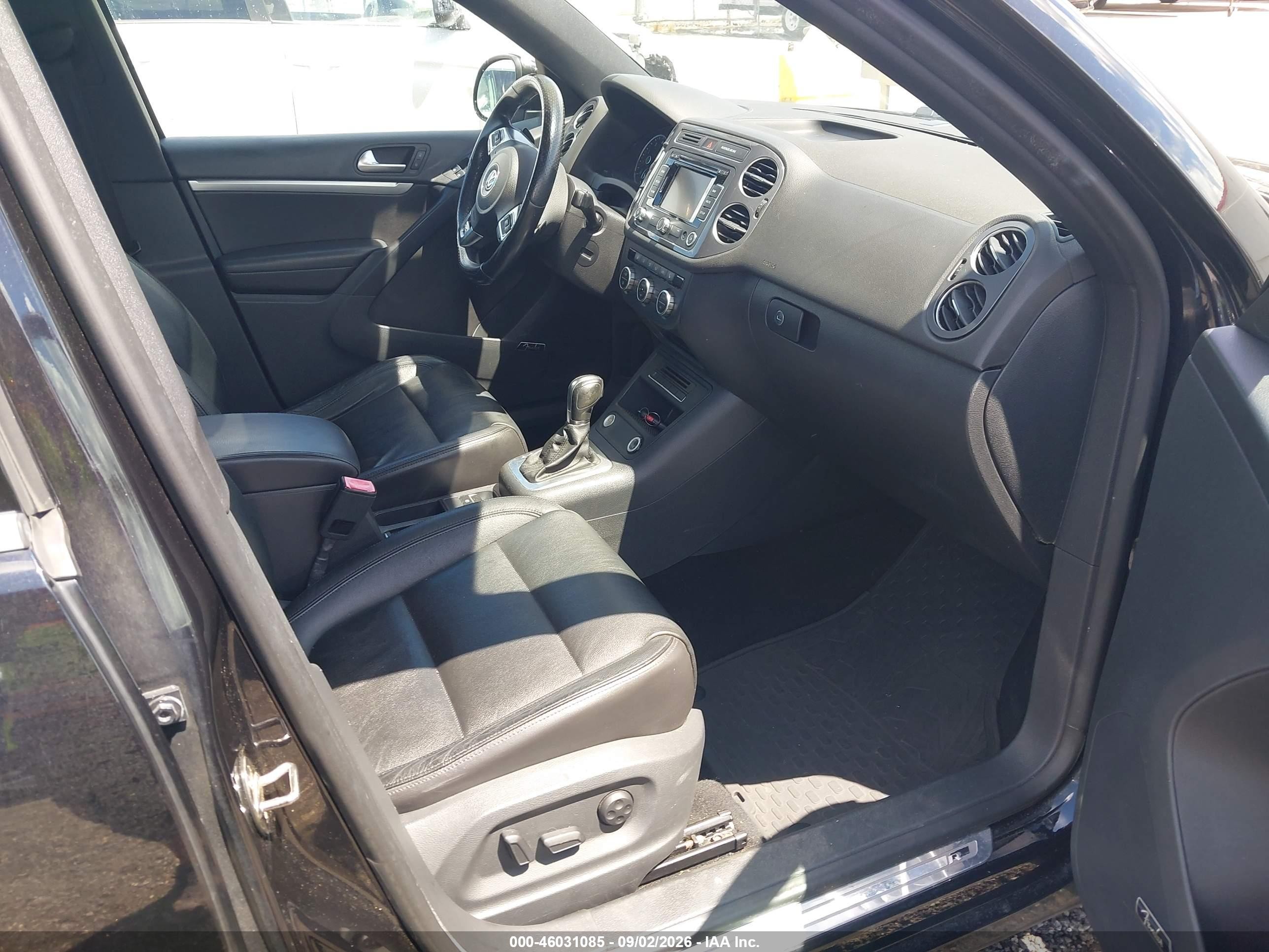 2015 Volkswagen Tiguan R-line Black vin: WVGBV7AX4FW503210