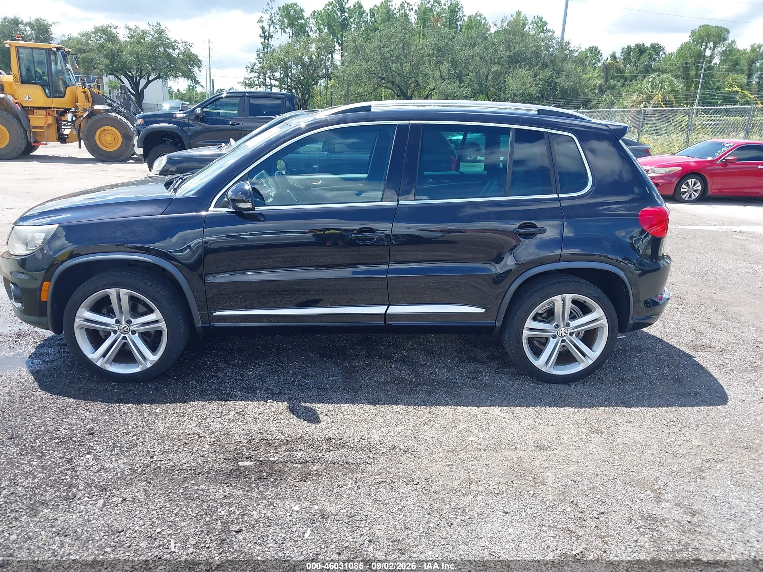 2015 Volkswagen Tiguan R-line Black vin: WVGBV7AX4FW503210