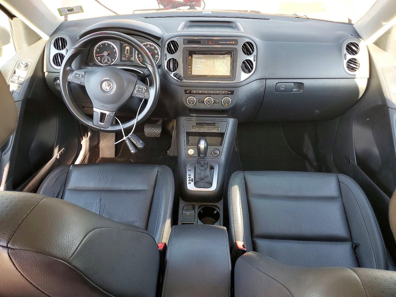 2015 Volkswagen Tiguan S Серый vin: WVGBV7AX4FW555081