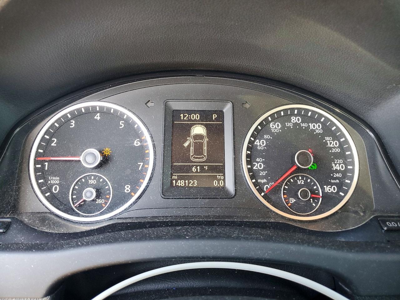 2015 Volkswagen Tiguan S Серый vin: WVGBV7AX4FW555081