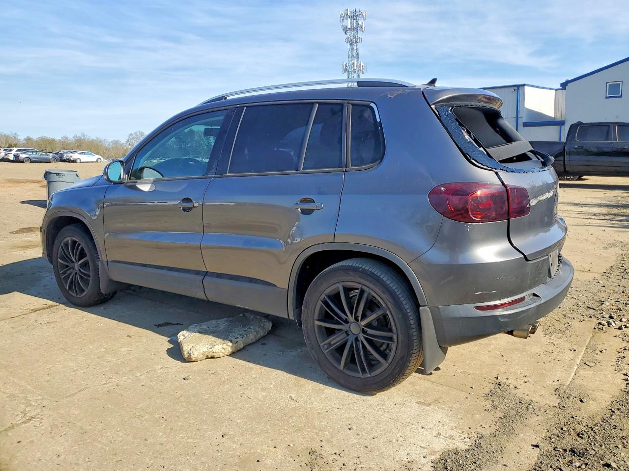 2015 Volkswagen Tiguan S Серый vin: WVGBV7AX4FW555081