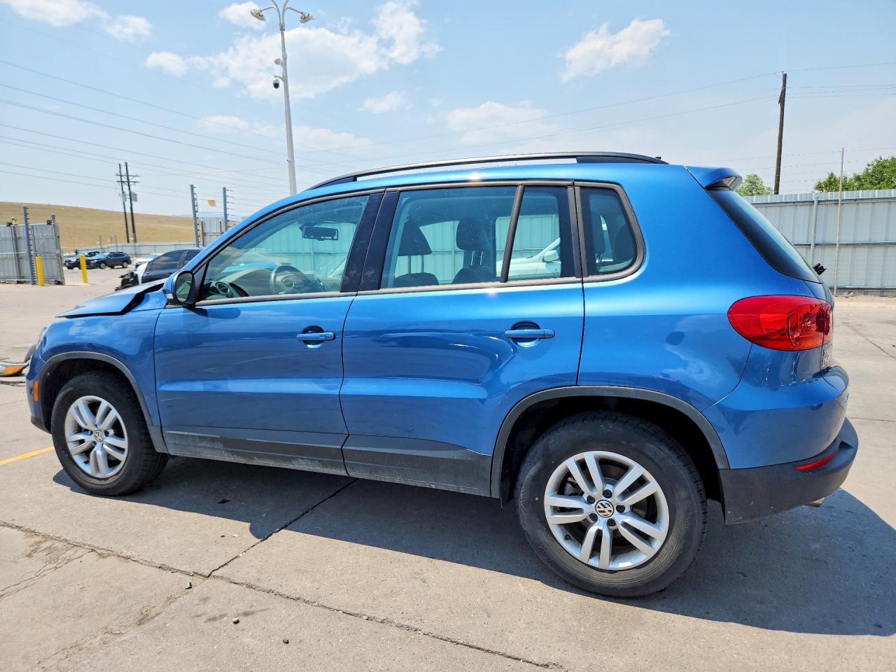 2017 Volkswagen Tiguan S Blue vin: WVGBV7AX4HW511097