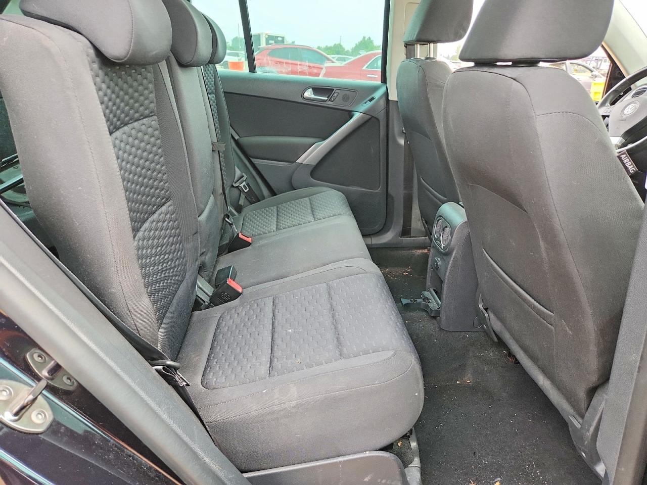 2010 Volkswagen Tiguan Se Black vin: WVGBV7AX5AW508523