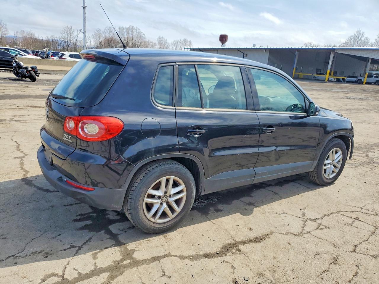 2011 Volkswagen Tiguan S Black vin: WVGBV7AX5BW522066