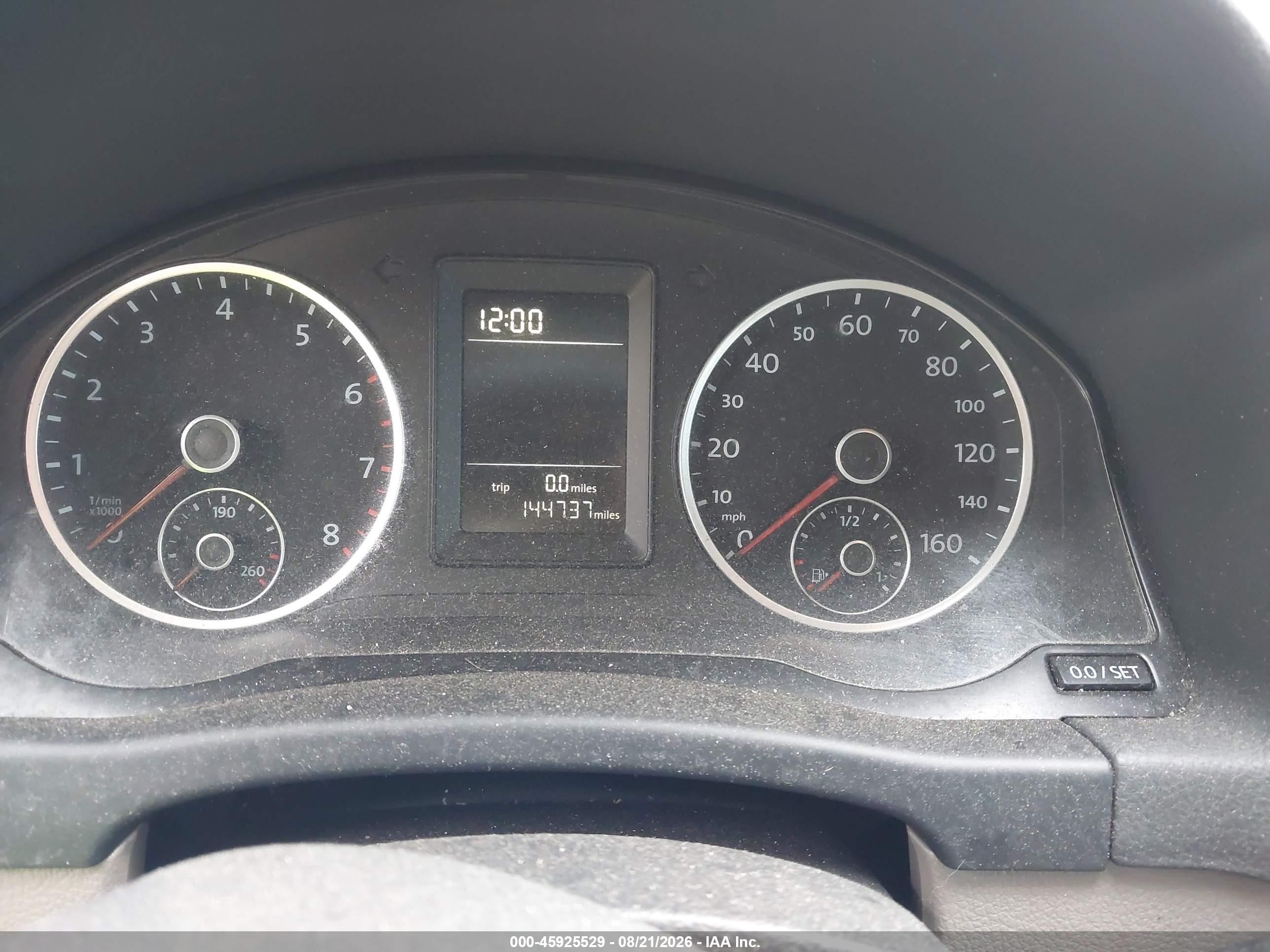 2011 Volkswagen Tiguan S Beige vin: WVGBV7AX5BW534833