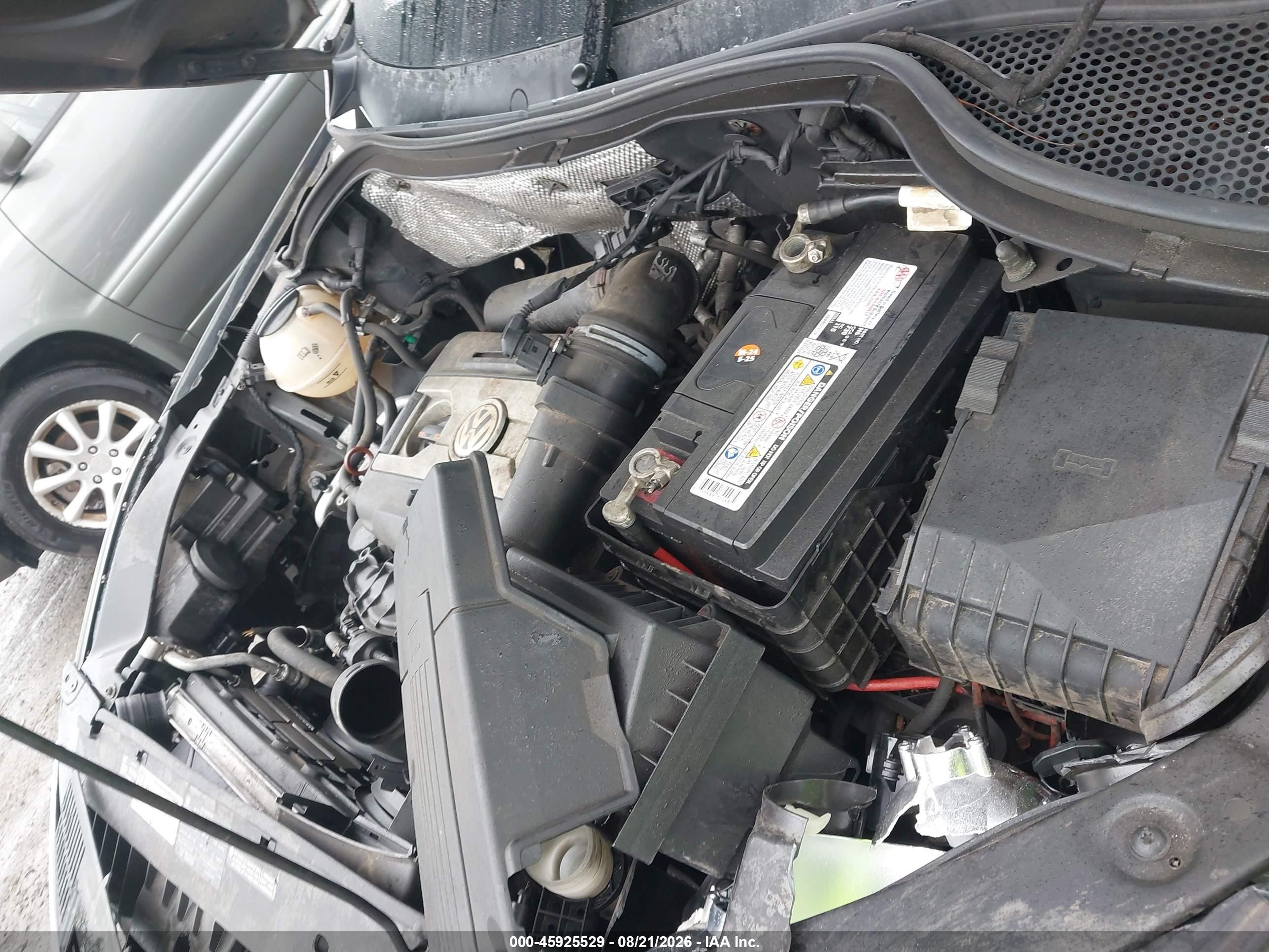 2011 Volkswagen Tiguan S Beige vin: WVGBV7AX5BW534833