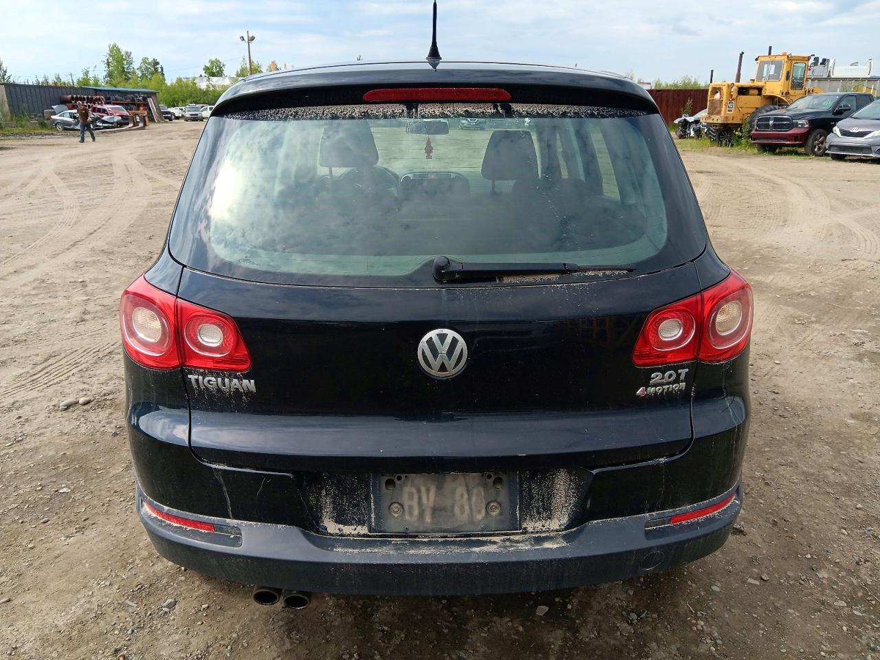 2011 Volkswagen Tiguan S Black vin: WVGBV7AX5BW557450