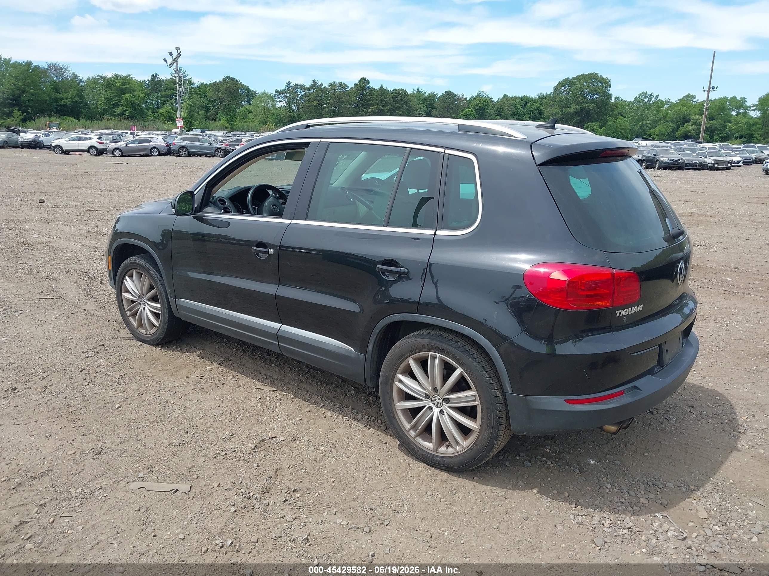 2012 Volkswagen Tiguan Se Black vin: WVGBV7AX5CW539595
