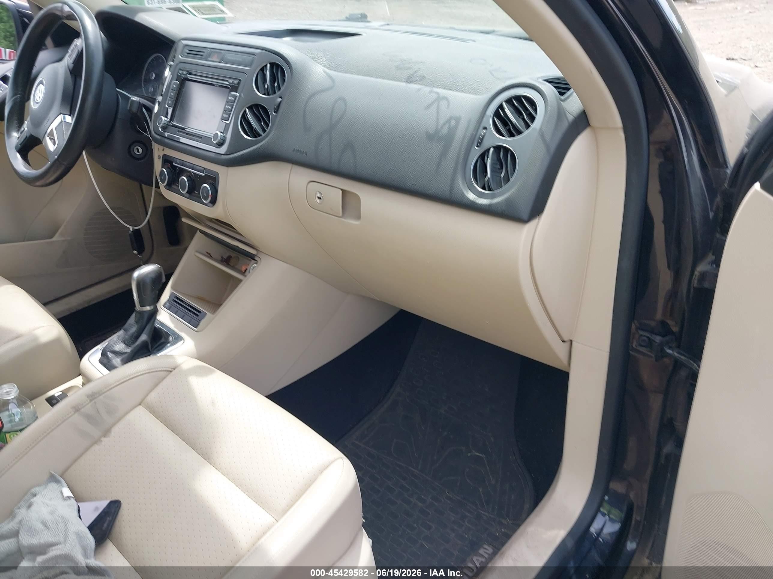 2012 Volkswagen Tiguan Se Black vin: WVGBV7AX5CW539595