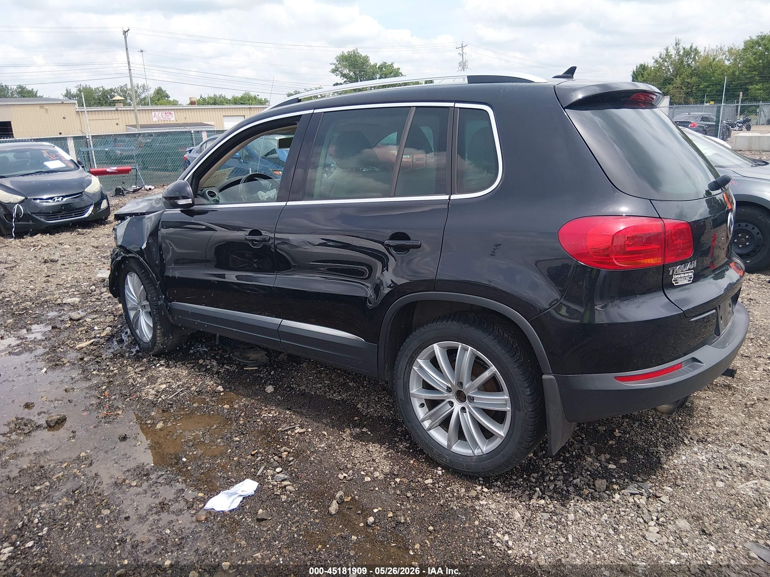 2012 Volkswagen Tiguan Se Black vin: WVGBV7AX5CW541864