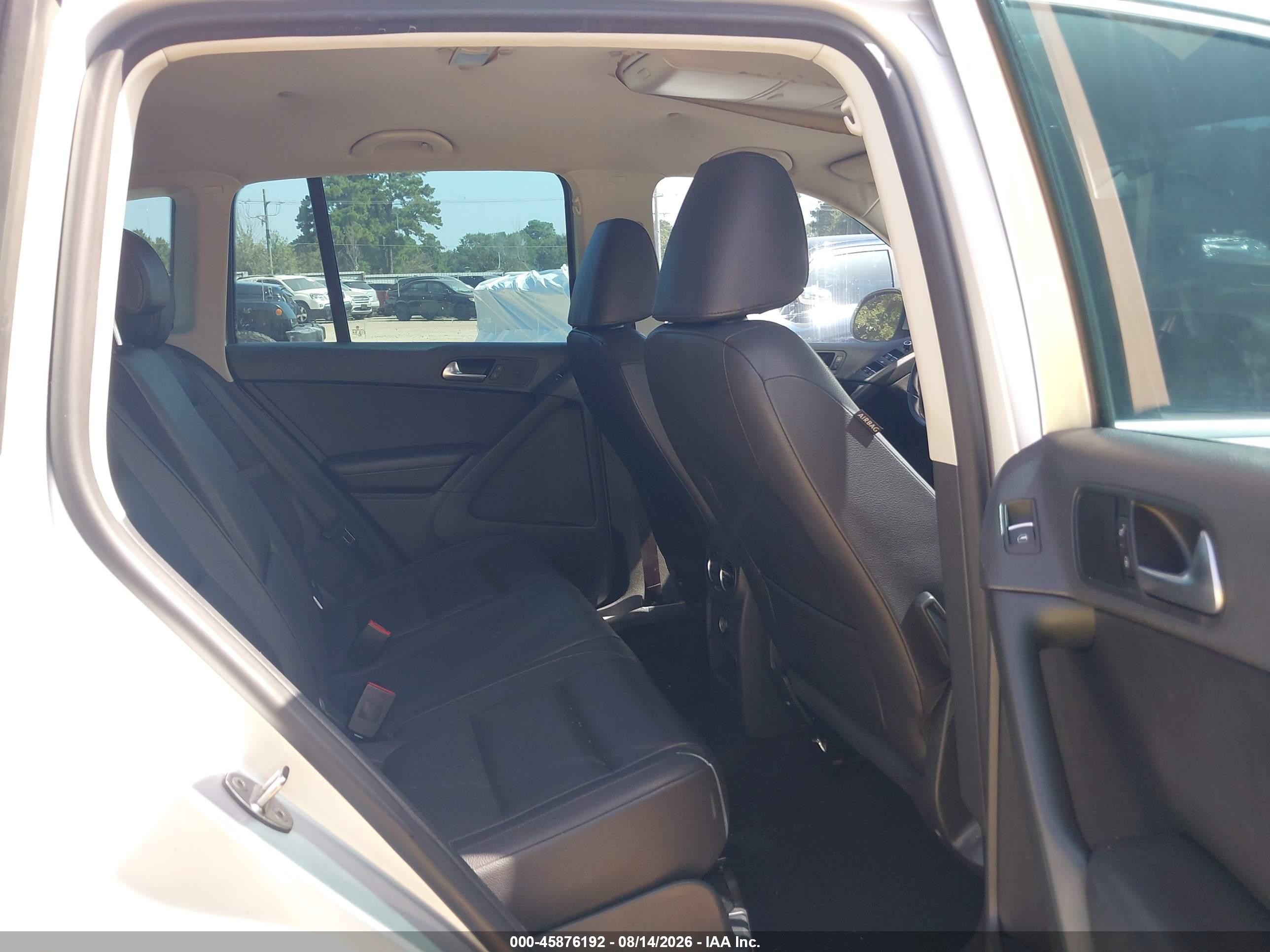 2012 Volkswagen Tiguan Se Silver vin: WVGBV7AX5CW558423