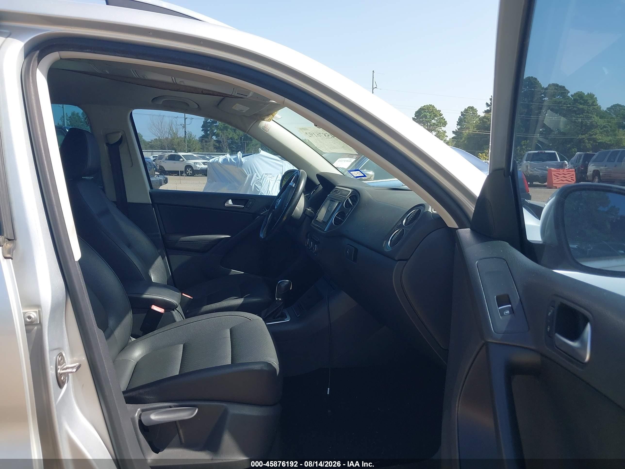2012 Volkswagen Tiguan Se Silver vin: WVGBV7AX5CW558423